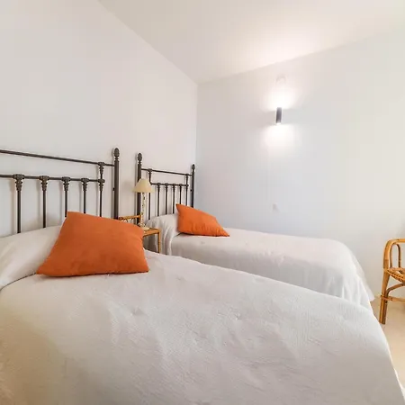 Tatil Evi Beachfront With Balcony Marbella