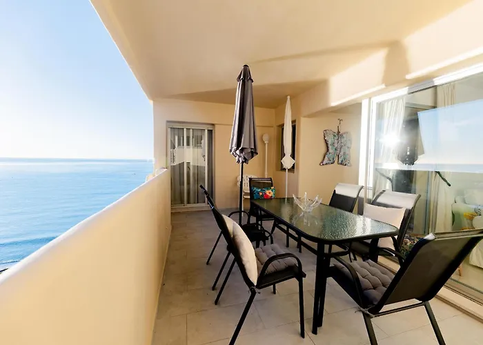 Beachfront With Balcony מארבלה