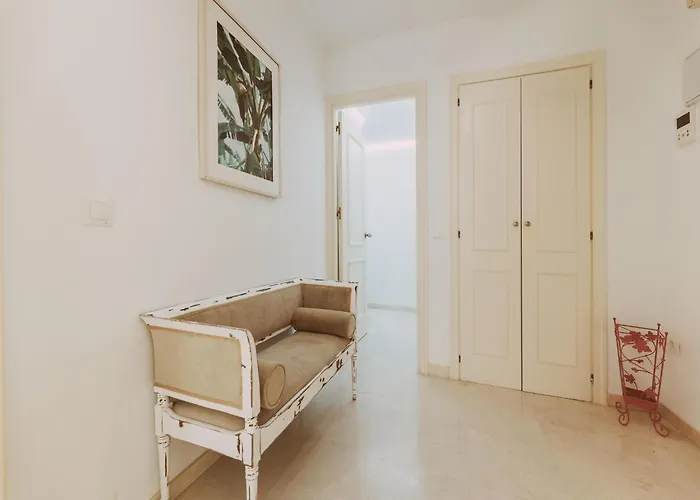 Beachfront With Balcony בית נופש מארבלה