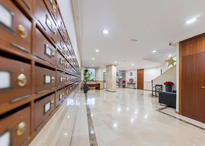 Beachfront With Balcony בית נופש *