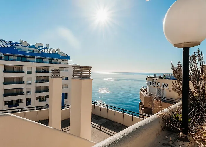 בית נופש Beachfront With Balcony מארבלה
